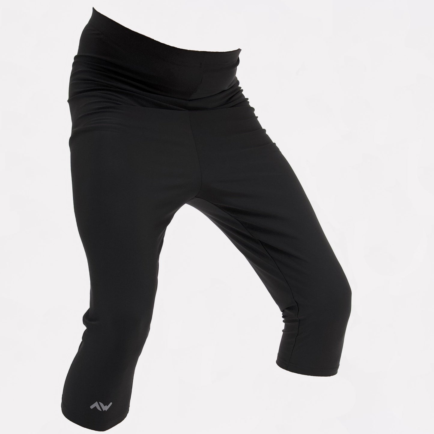 sous short noir qui cache la awra