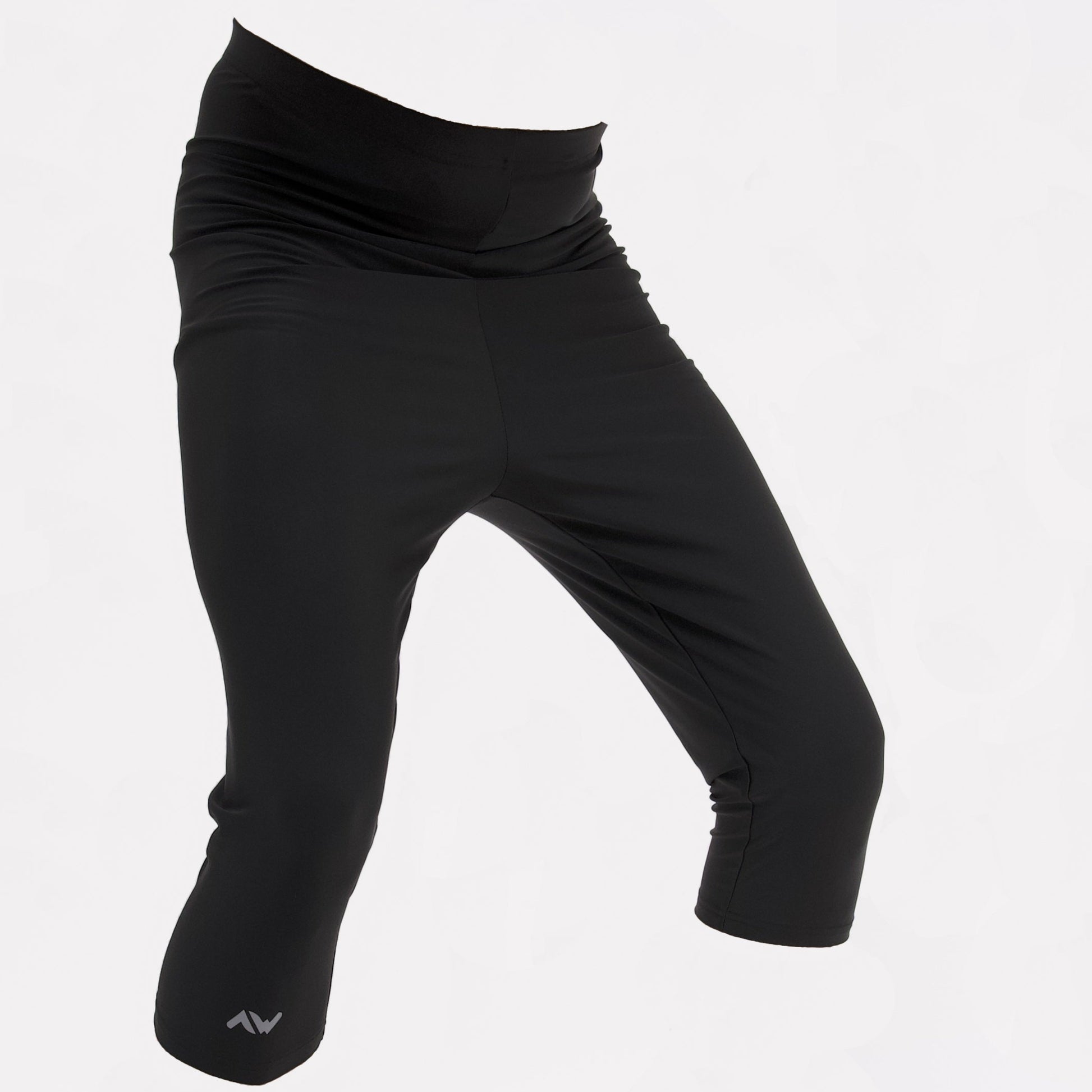 sous short noir qui cache la awra